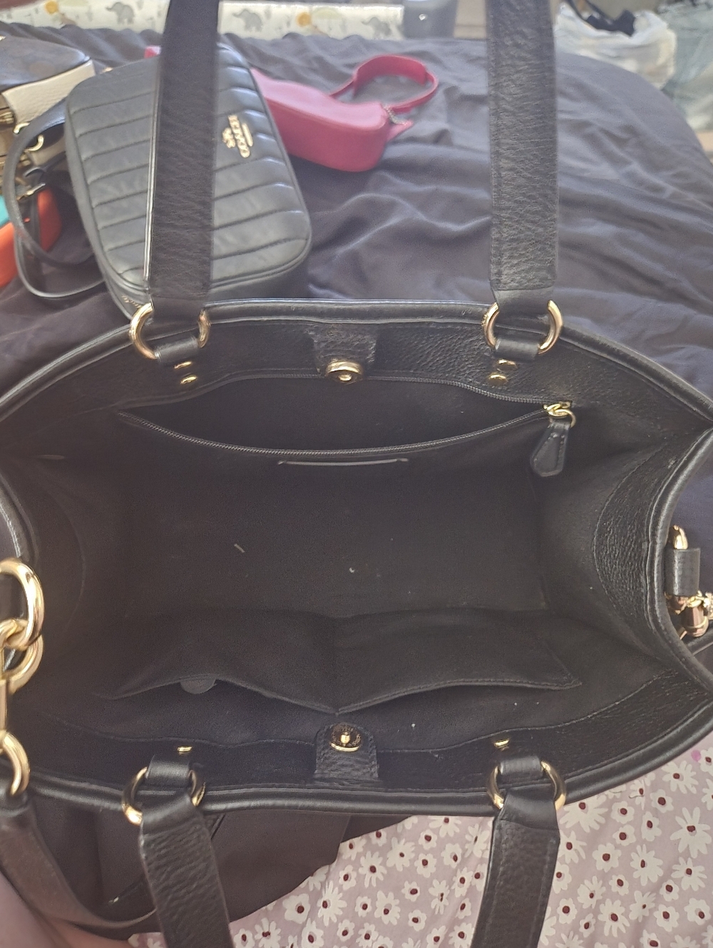 Black Leather Tote Handbag - Classic Men's Bag - Picture 5 of 8
